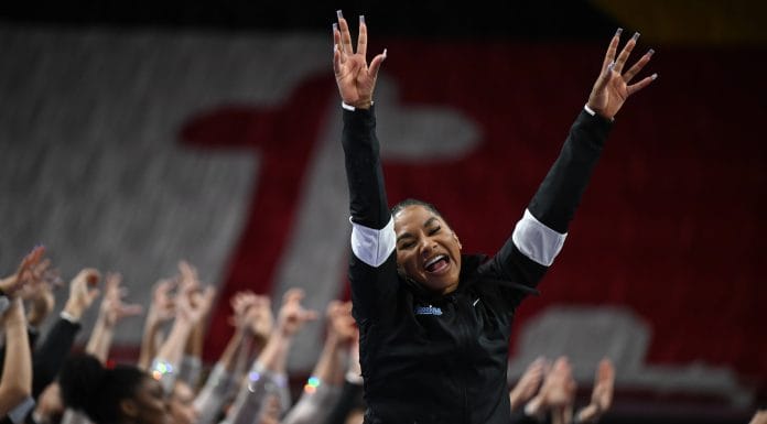 Jordan Chiles décroche son premier Perfect 10 de la saison en NCAA